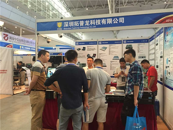 拓普龍精彩亮相2015第十一屆新疆警用反恐技術裝備博覽會(圖2) 拓普龍精彩亮相2015第十一屆新疆警用反恐技術裝備博覽會(圖2)